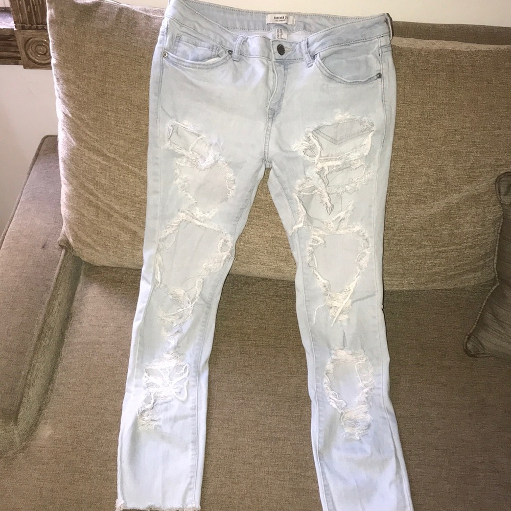A pain of jeans
